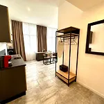 Living Lake Como-Rooms&Parking