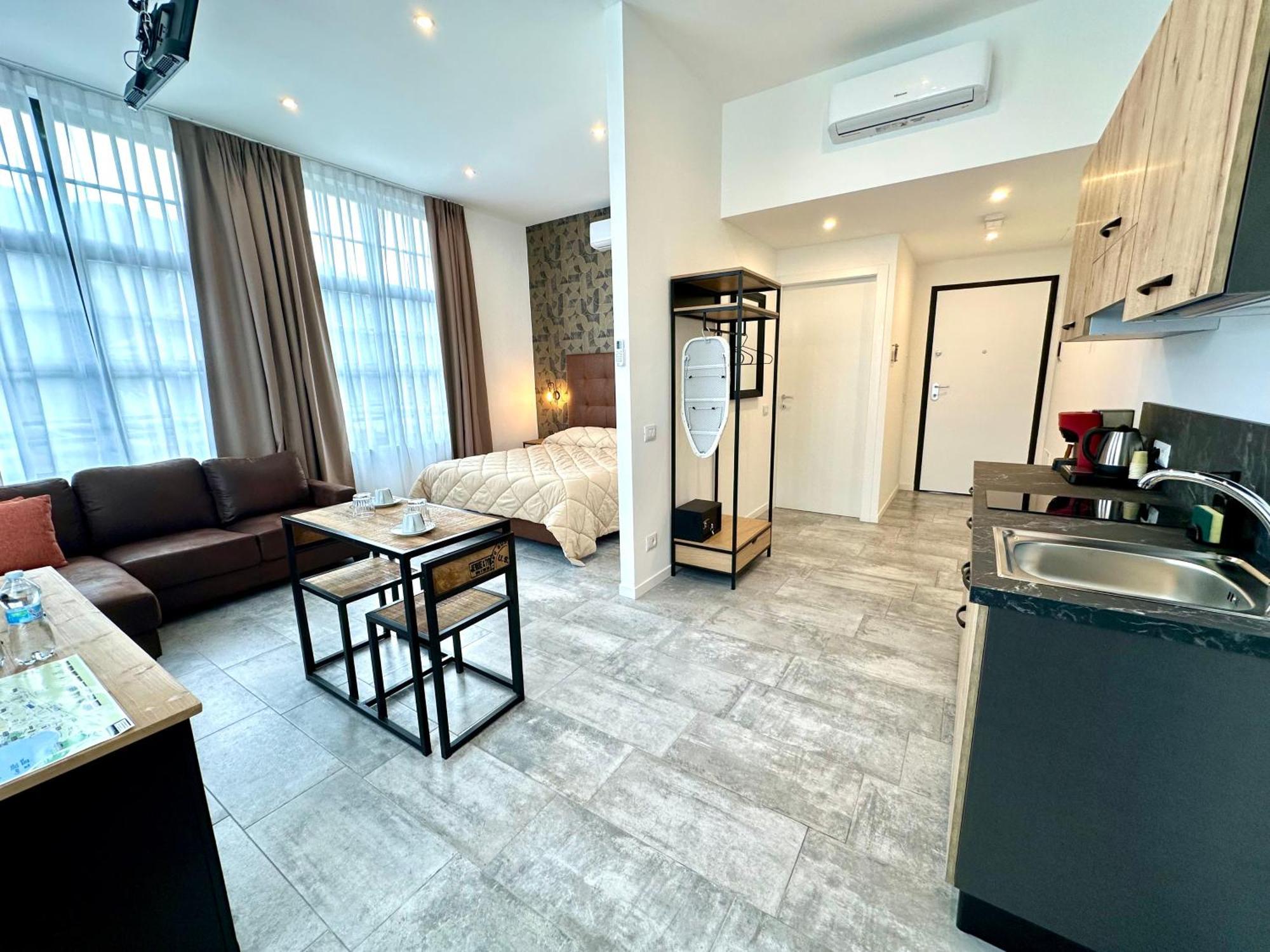 Living Como-rooms&parking Guest house *